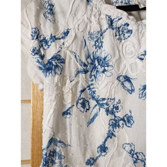 Lemon Grass Sm Embroidered Top - Picture 4 of 16